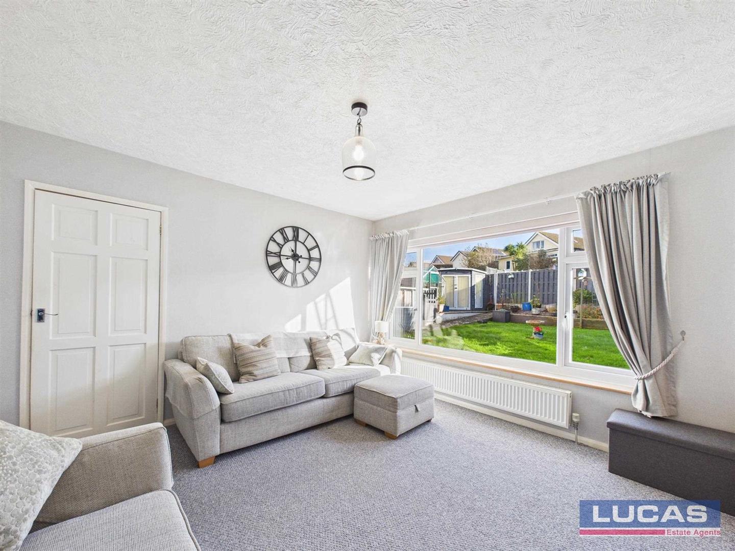 24 Lon Y Wennol, Llanfairpwll